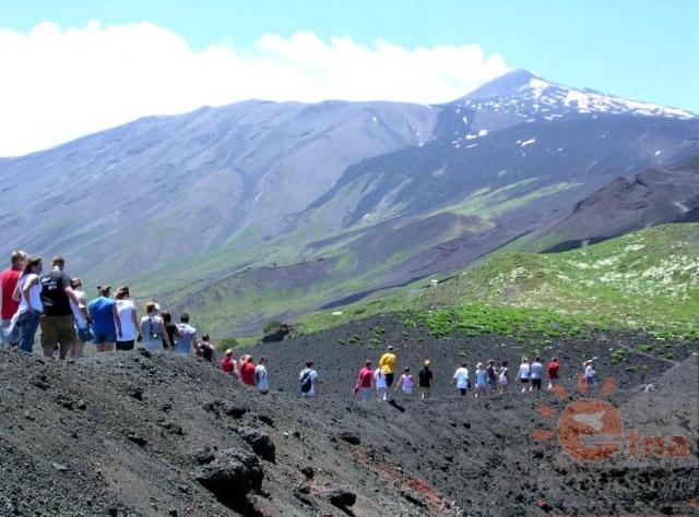 埃特纳火山徒步旅行 